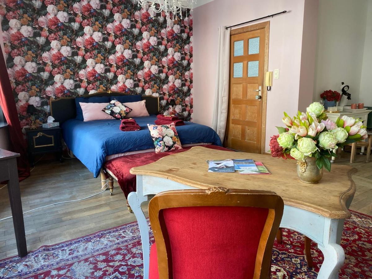 Ferienwohnung The Pink Studio - Exceptional Location In City Center - Unique & Elegant Namur  Exterior foto